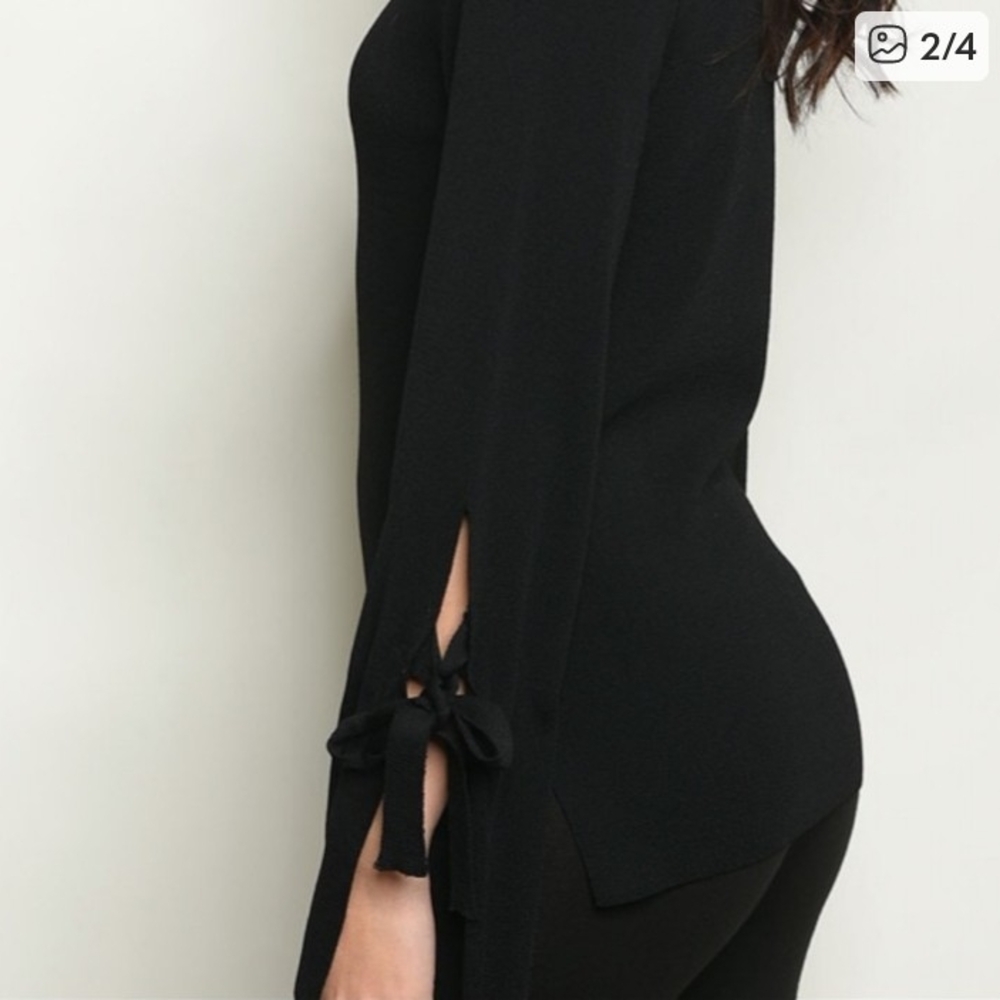 WINTER CLOSEOUT PRICE- Elegant Black Women's Top NWT - Picture 3 of 12